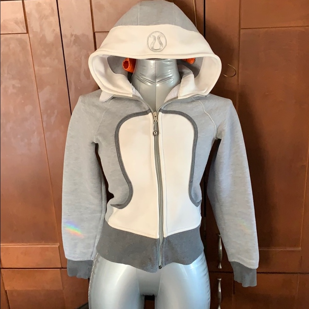 SALE!! Scuba hoodie size 4 silver logo.